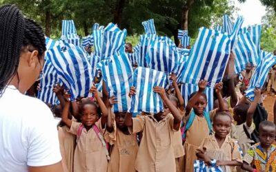 Action sociale : distribution de kits scolaires dans les établissements publics du zio
